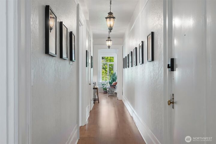 Property Photo: 403 Terry Avenue 206 WA 98104