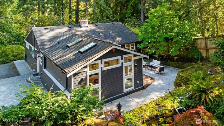 Property Photo: 18731 Ballinger (Off Private Road) Way NE WA 98155