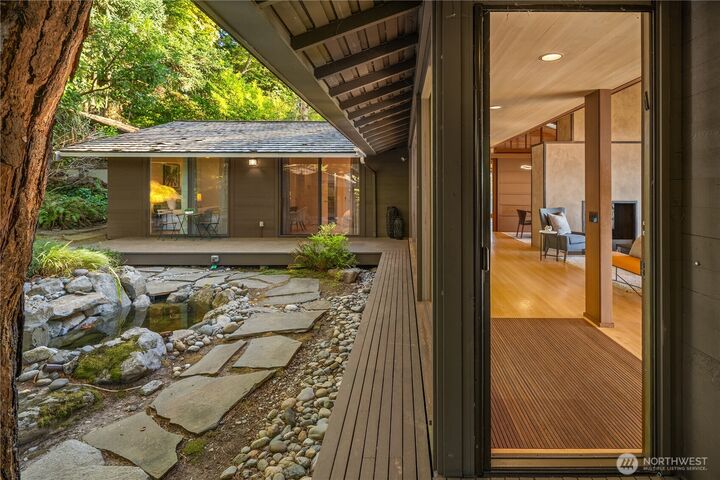 Property Photo: 4429 Forest Avenue SE WA 98040