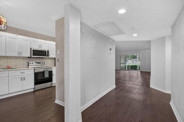 Property Photo:  1604 Abaco Drive D1  FL 33066 