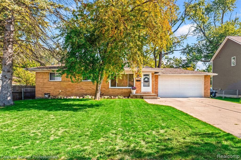 Property Photo:  18466 Foch Street  MI 48152 