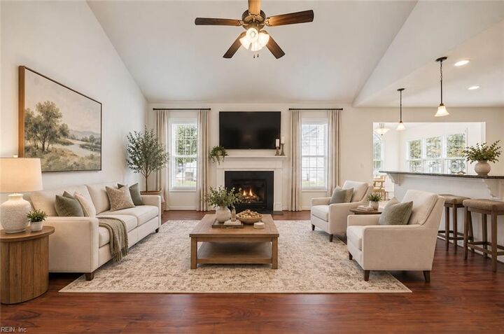 Property Photo:  524 Linton Cir  VA 23322 