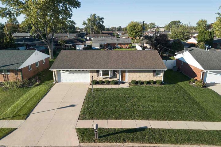 Property Photo:  2430 Birch Drive  IN 47374 