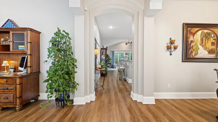 Property Photo: 224 Bilbao Dr FL 32086