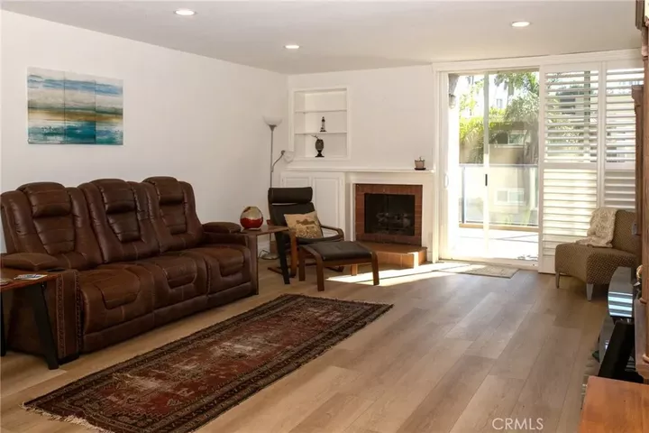 Property Photo:  1 3rd Place 2  CA 90802 