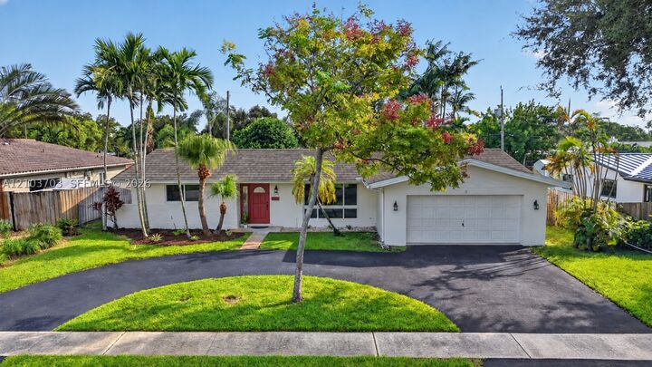 Property Photo:  4110 Roosevelt St  FL 33021 