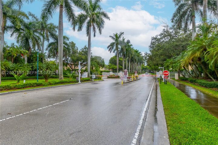 Property Photo:  3812 SW 171st Ter  FL 33027 