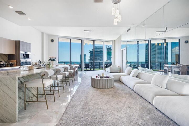 Property Photo:  801 S Miami Ave Mph 5702  FL 33130 
