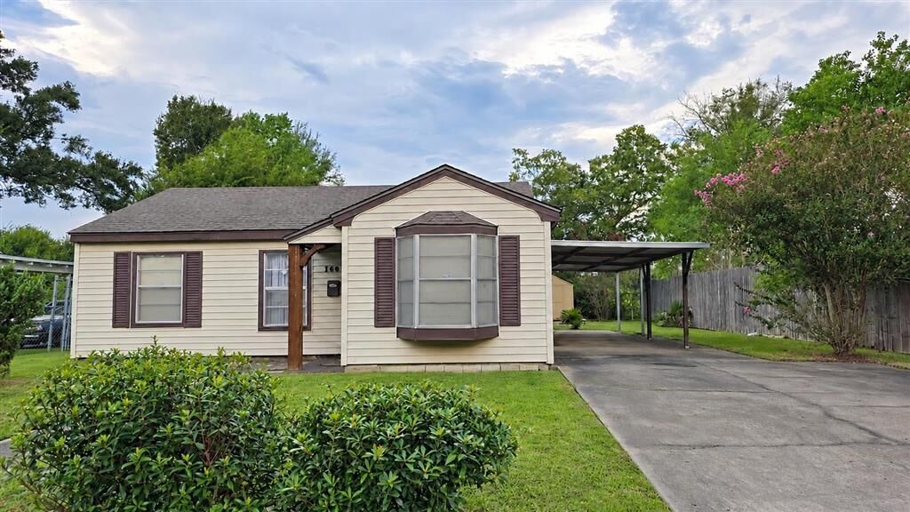 Property Photo:  1600 8th Avenue  LA 70601 