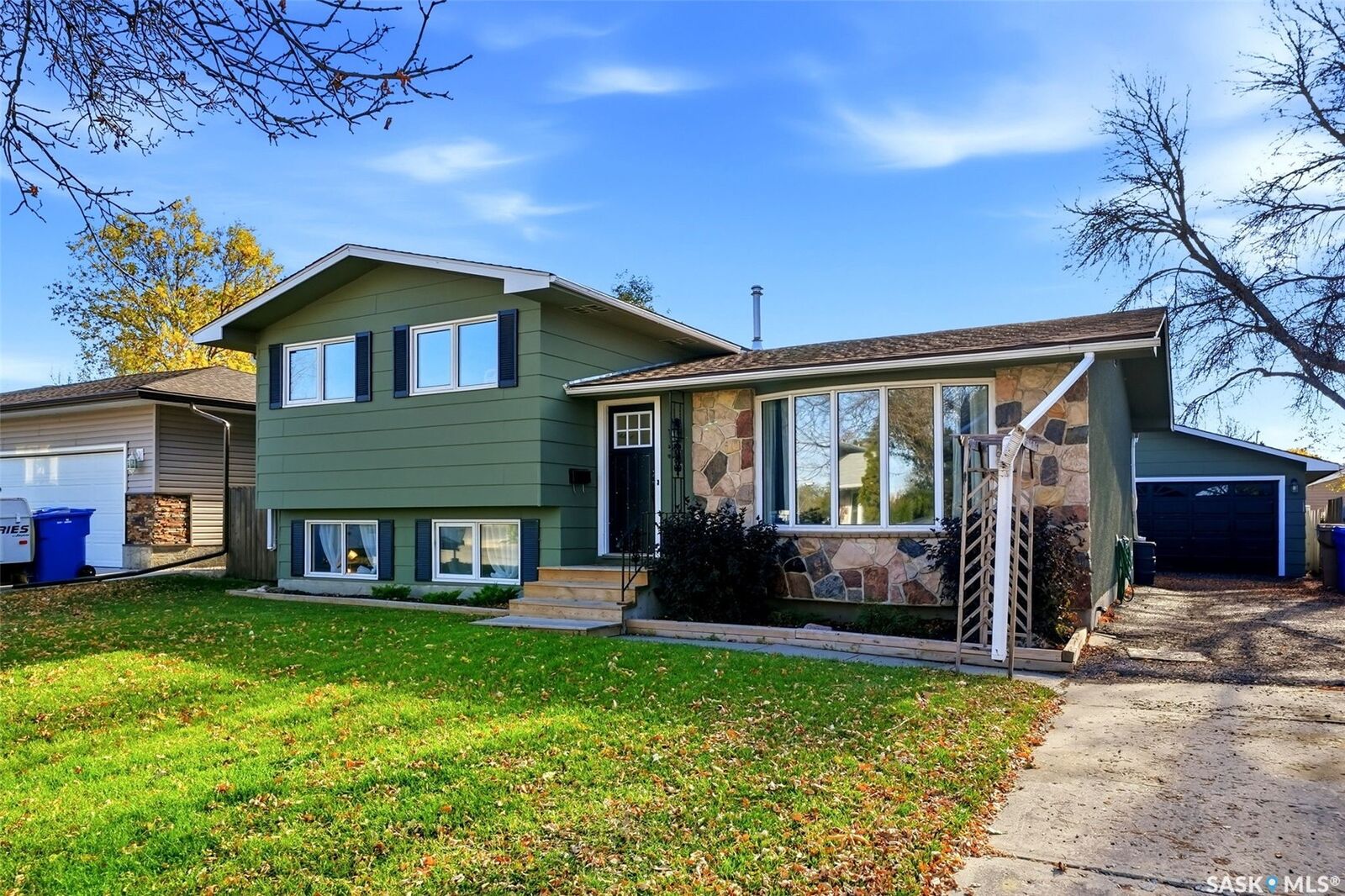 Property Photo:  31 Berenson Avenue  SK S4T 6X4 