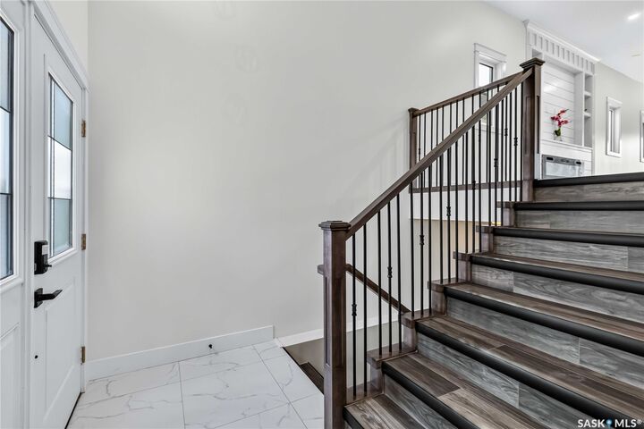 Property Photo: 1211 Nightingale Terrace SK S7L 7N5