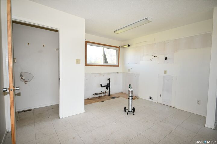 Property Photo:  205 6th Avenue N  SK S0J 0E0 