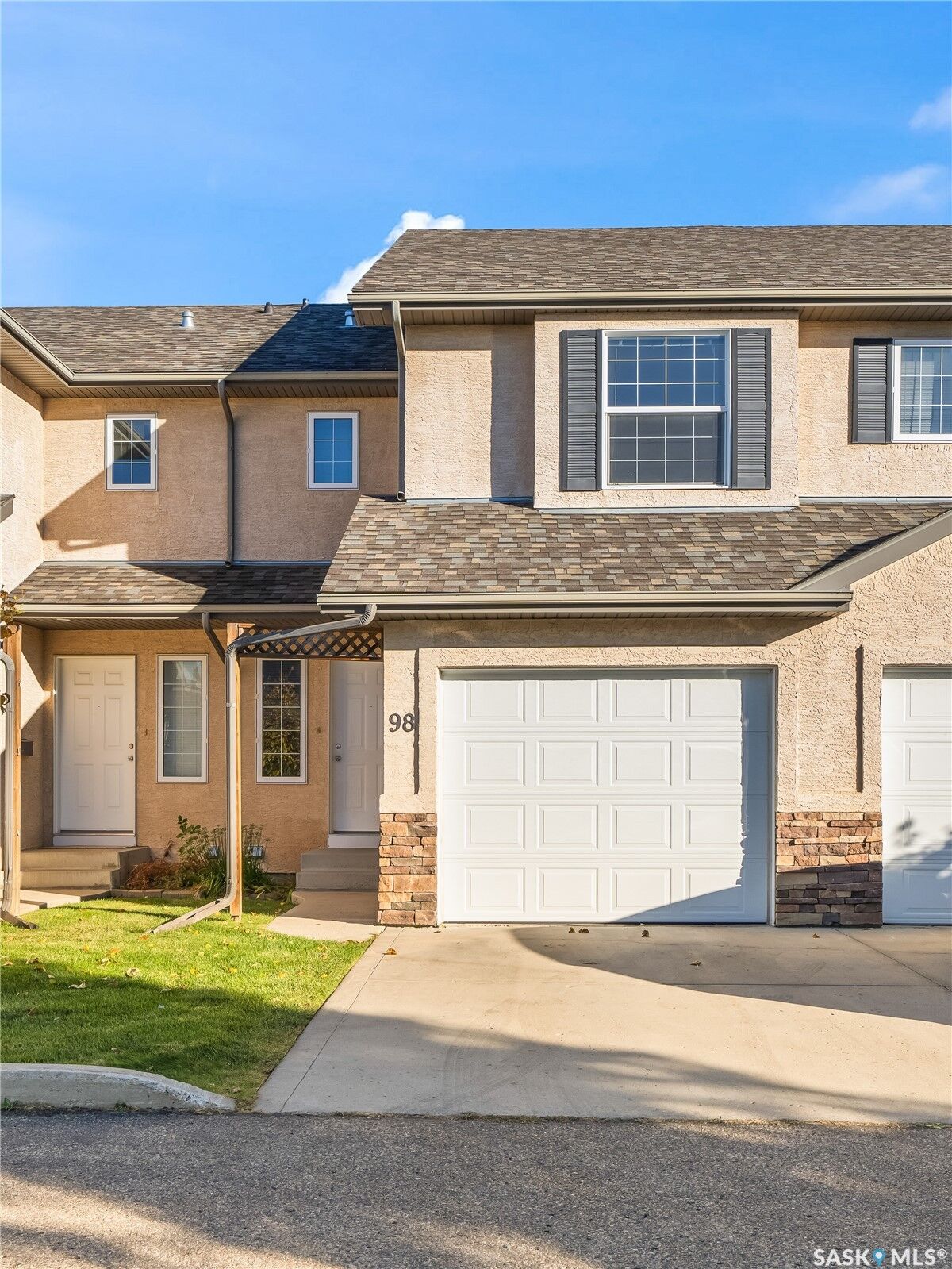 Property Photo:  118 Pawlychenko Lane 98  SK S7V 1K1 