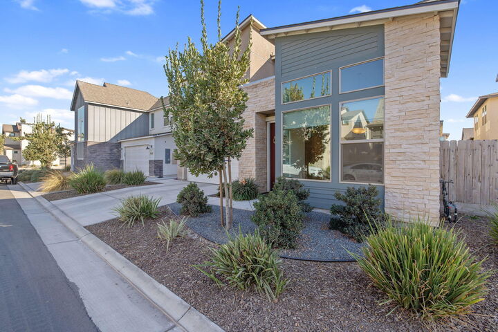 Property Photo:  3345 W Florence Avenue  CA 93277 