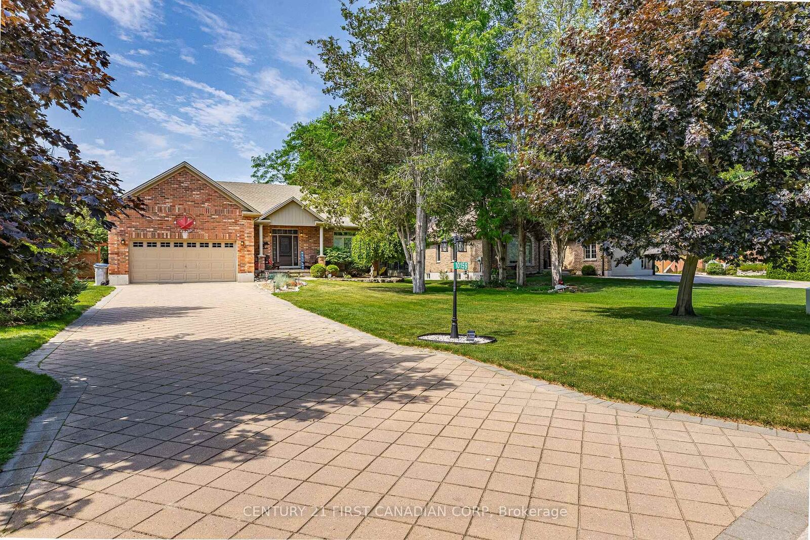Property Photo:  10159 Meadowlily Crescent  ON N0M 1T0 