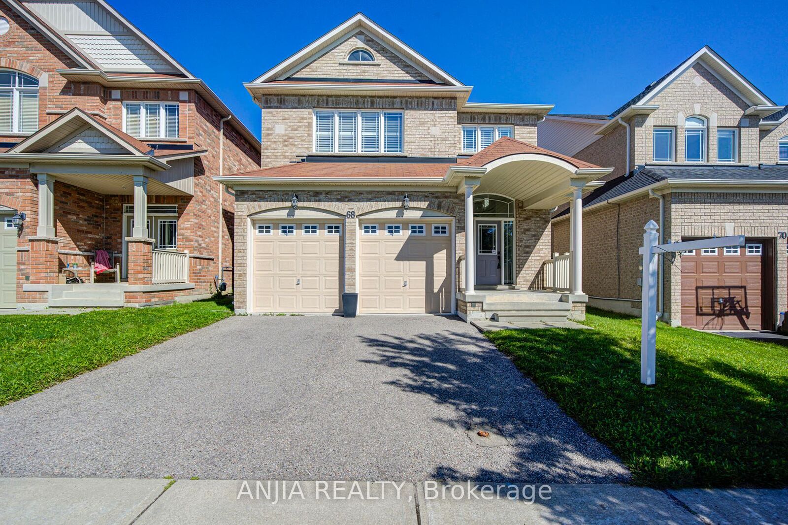 Property Photo:  68 Old Field Crescent  ON L9N 0A4 