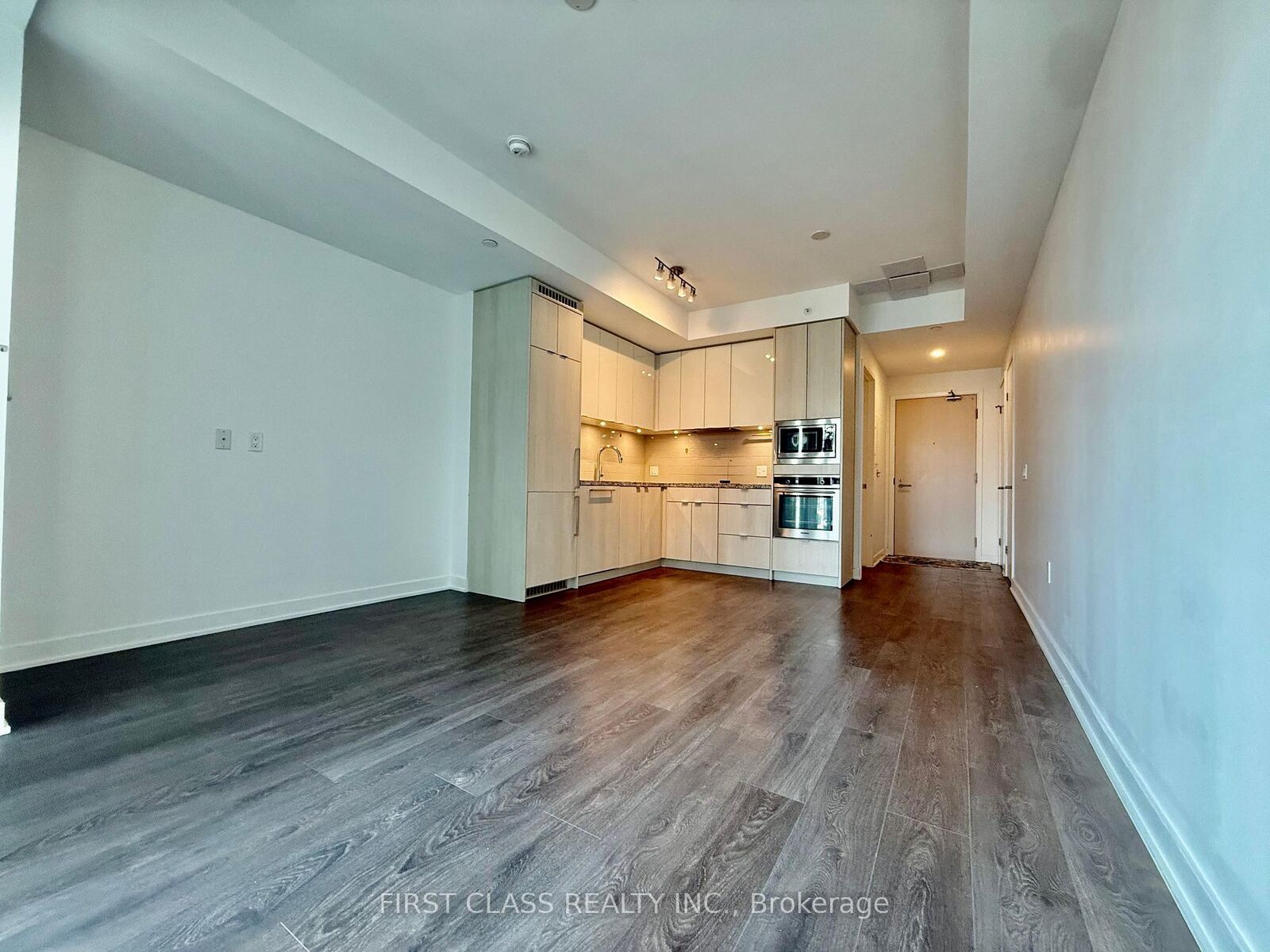 Property Photo: 115 Blue Jays Way 2603 ON M5V 0N4
