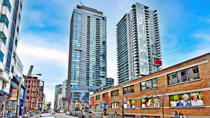 Property Photo:  88 Blue Jays Way 2111  ON M5V 2G3 