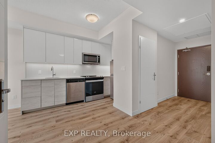Property Photo:  60 Frederick Street 611  ON N2H 0C7 