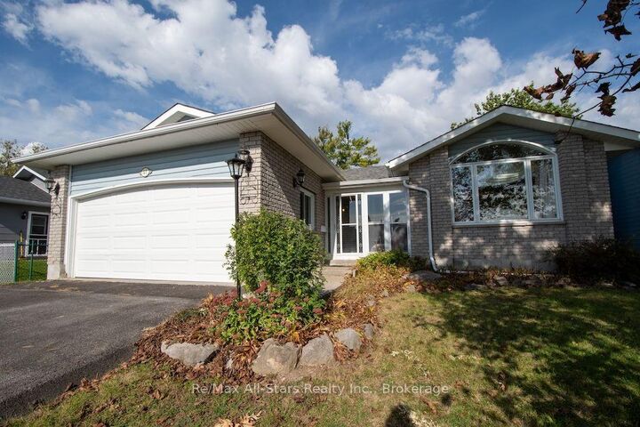 Property Photo:  41 Cedartree Lane  ON K0M 1A0 