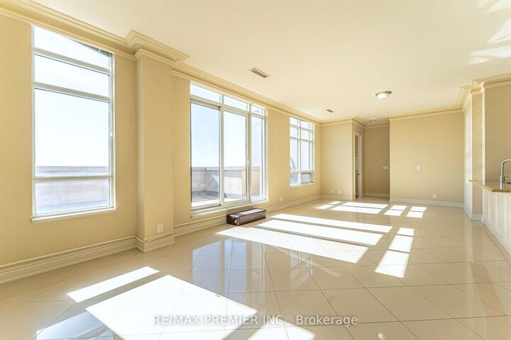 Property Photo:  9235 Jane Street Ph04  ON L6A 0J8 