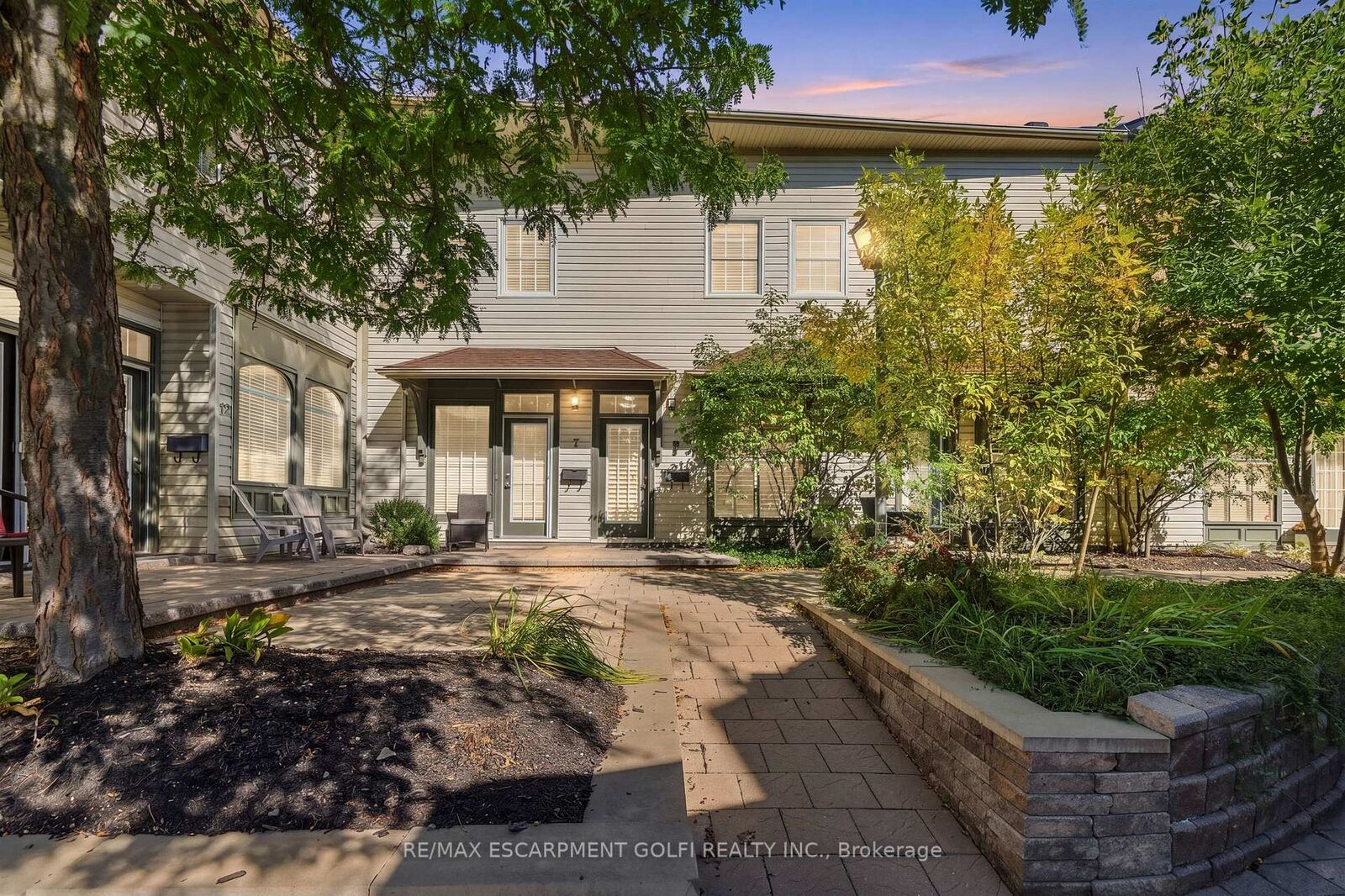 Property Photo:  49 Ontario Street 8  ON L3M 3H2 