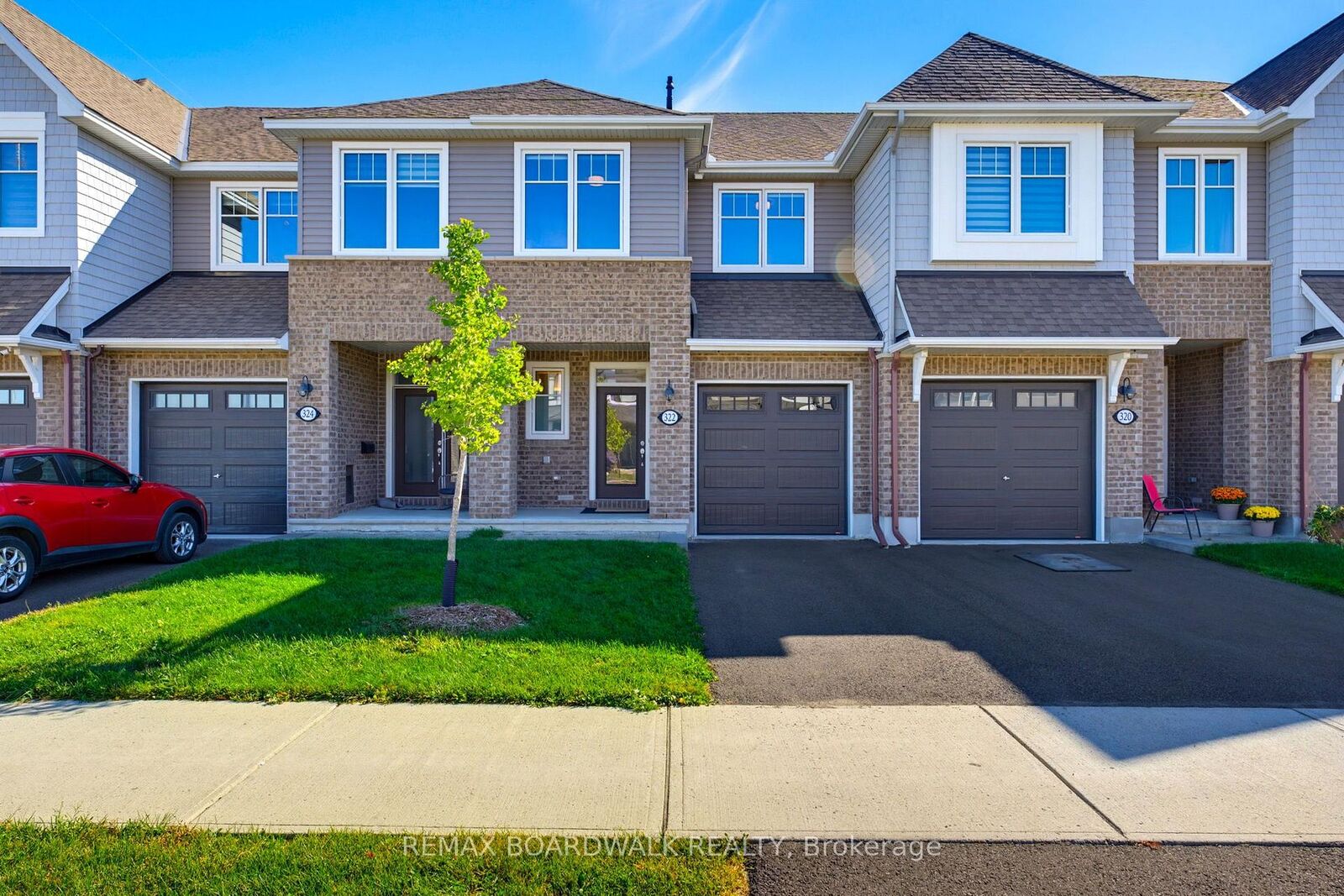 Property Photo:  322 Cosanti Drive  ON K2S 2W6 