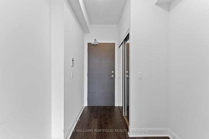 Property Photo:  33 Shore Breeze Drive 1011  ON M8V 0G1 
