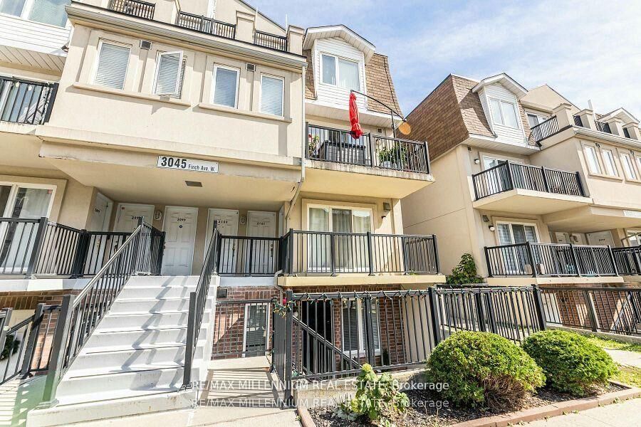Property Photo: 3045 Finch Avenue W 1034 ON M9M 0A5