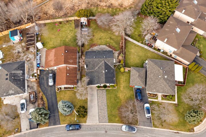 Property Photo:  140 Woodpark Place #Main  ON L3Y 3P6 