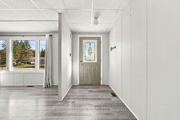 Property Photo:  7 William Street  ON K8H 2K3 