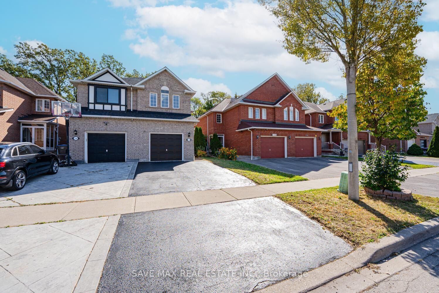 Property Photo:  1148 Windbrook Grove  ON L5V 2V1 