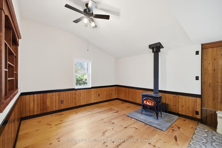 Property Photo:  10 Church Street  ON K0M 2J0 