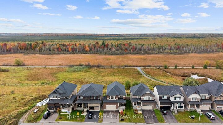 Photo de la propriété:  154 Winterhaven Drive  ON K1W 0P1 