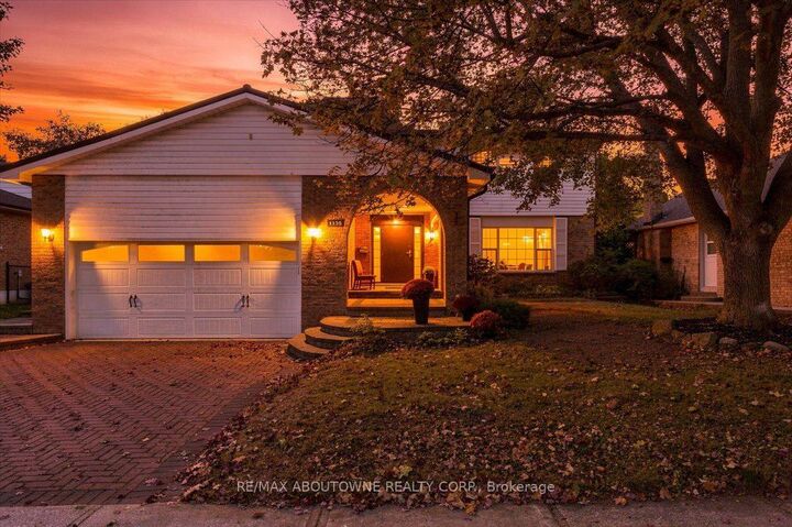 Property Photo: 1125 Grand Boulevard ON L6H 2X2