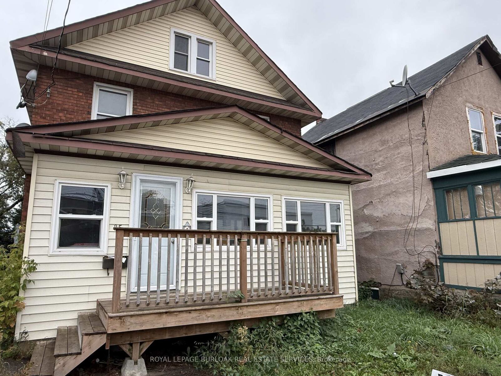 Property Photo:  35 Albert Street E  ON P6A 2H7 