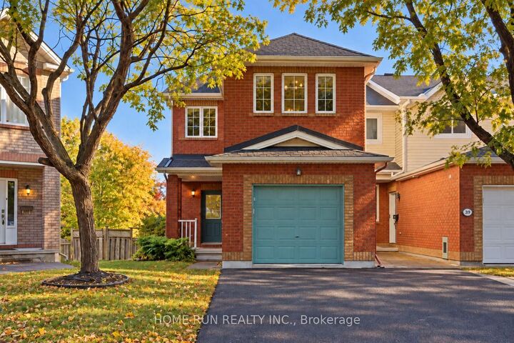 Property Photo:  37 Tobermory Crescent  ON K2K 2S2 