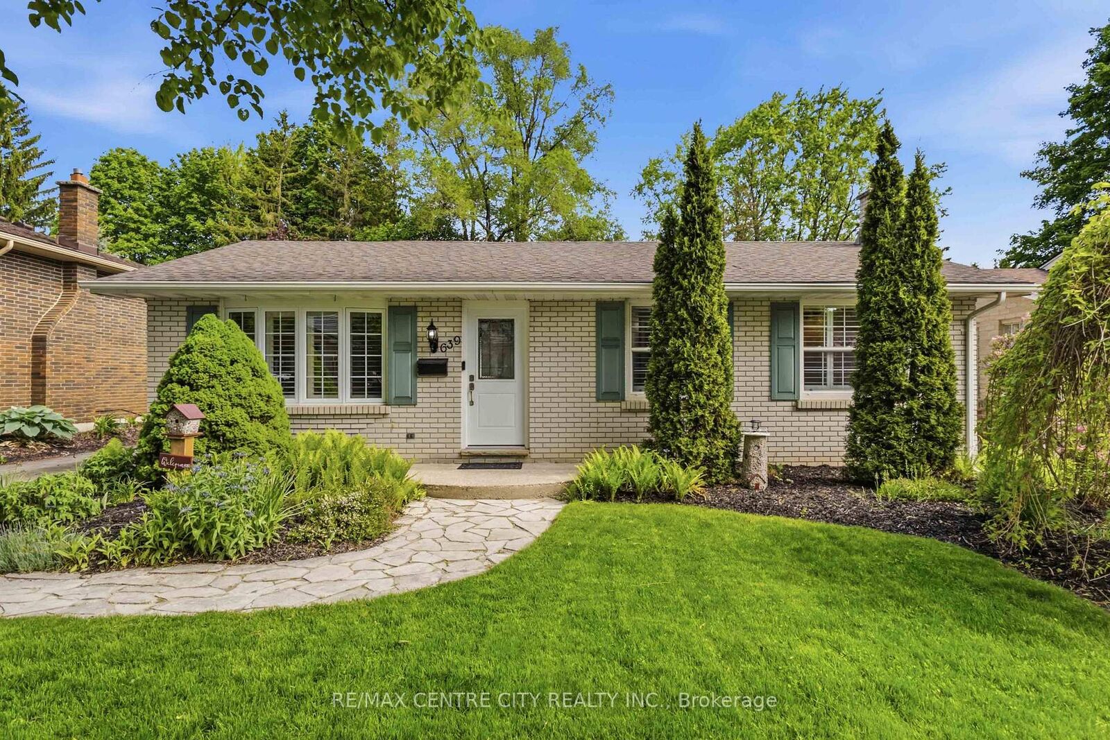 Property Photo:  639 Dunboyne Crescent  ON N5X 1X9 