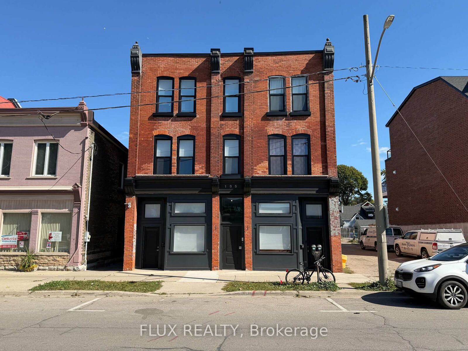 Property Photo:  195 Waterloo Street S 4  ON N5A 4B6 