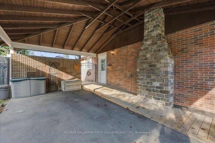 Property Photo: 809 Bem Avenue ON L1W 1X2