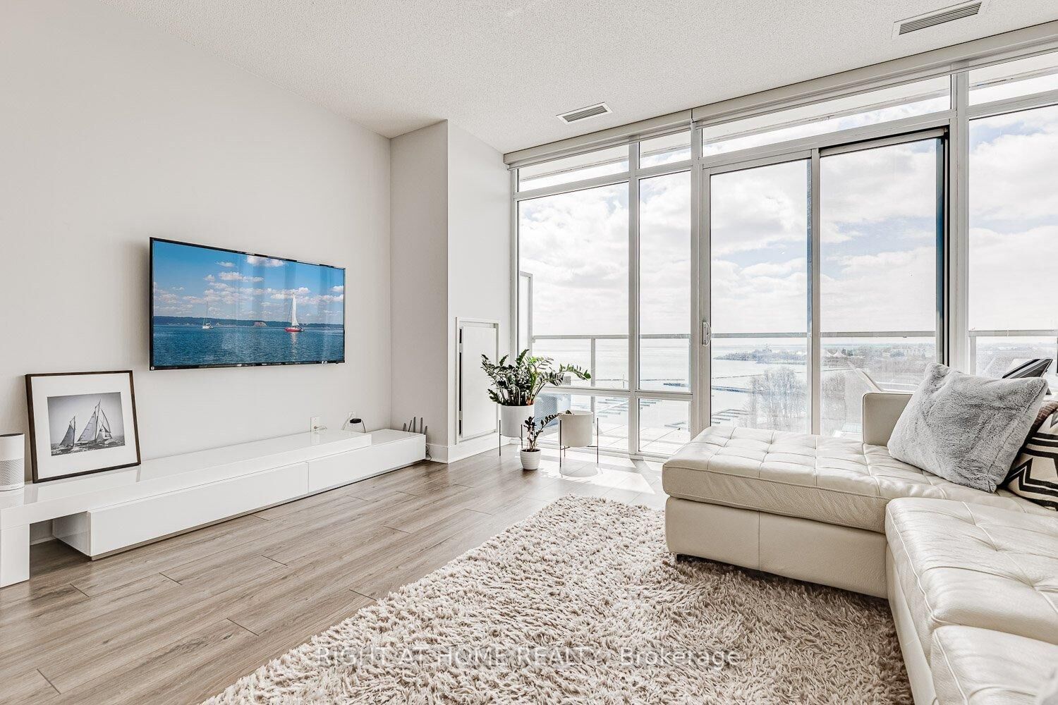 Property Photo:  90 Stadium Road 915  ON M5V 3W5 