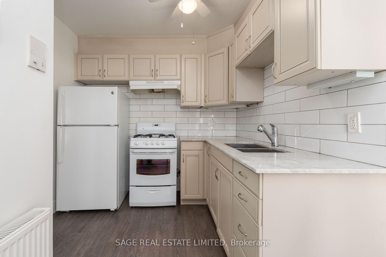 Photo de la propriété:  8 Brookmount Road 1B  ON M4L 3N1 