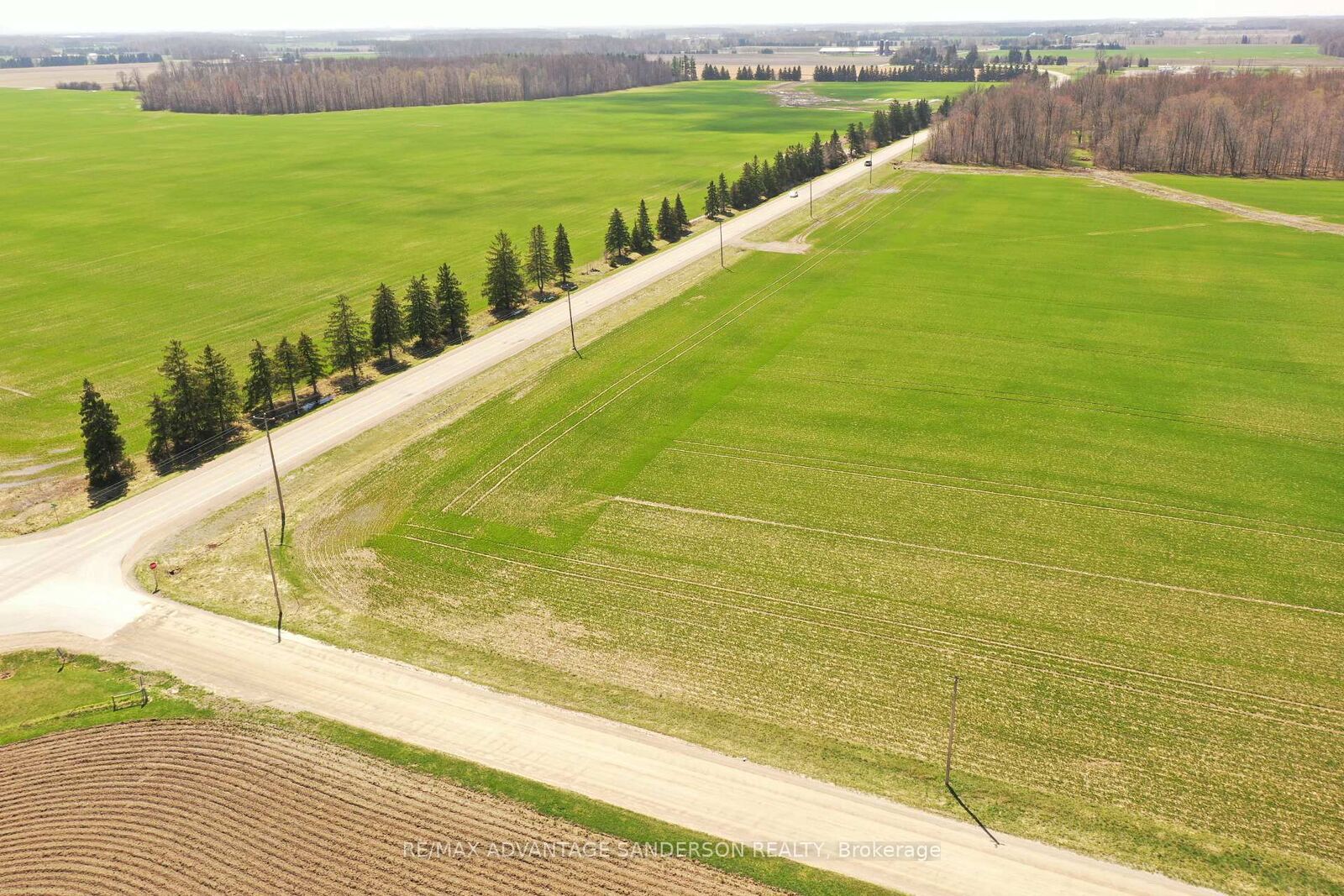 Property Photo:  23127 Valleyview Road  ON N0M 2P0 