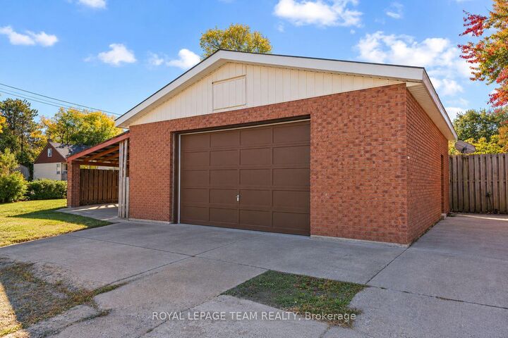Property Photo:  1126 Poirier Street  ON K8A 6H6 