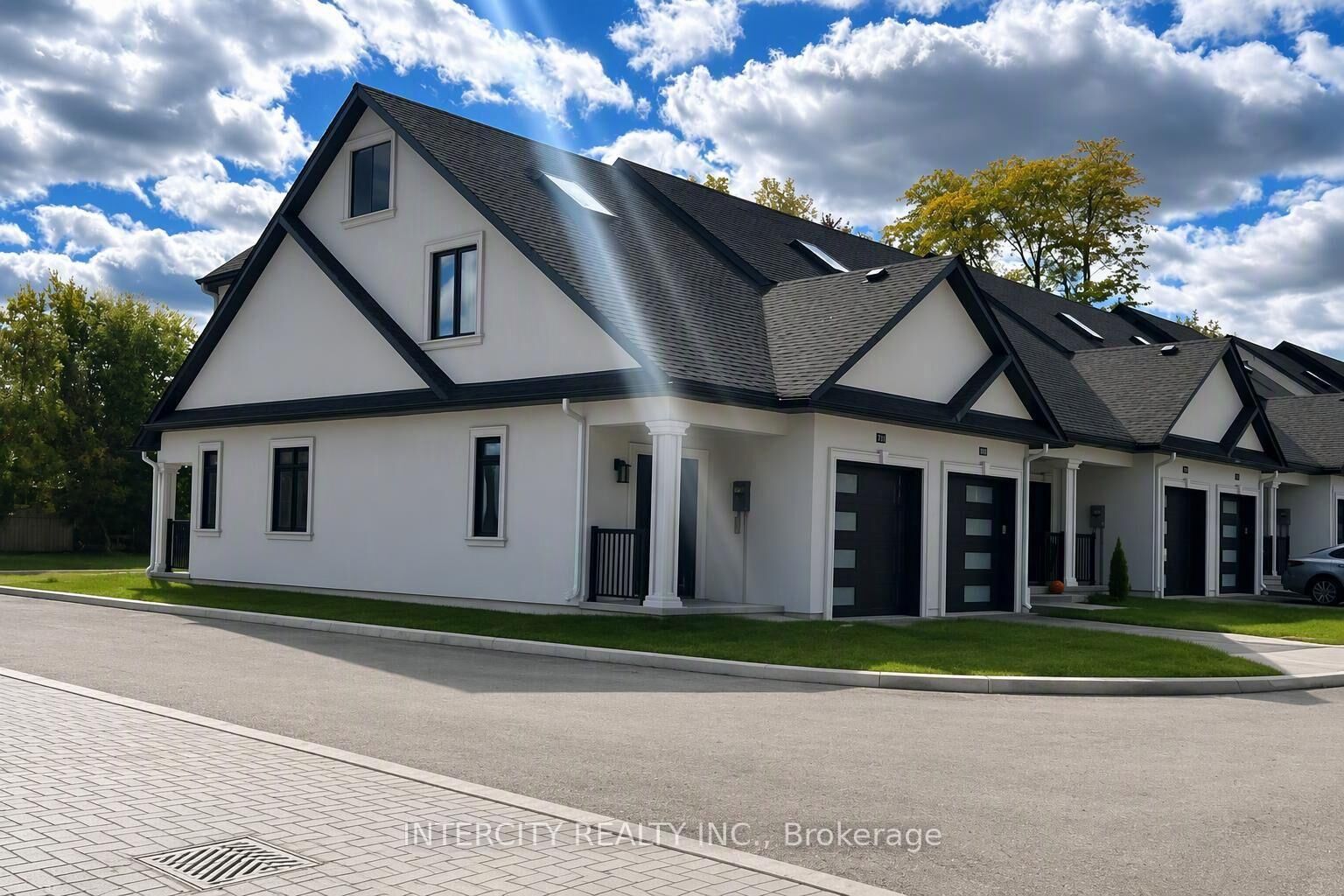 Property Photo: 263 Barrie Street 15 ON L3Z 4M8