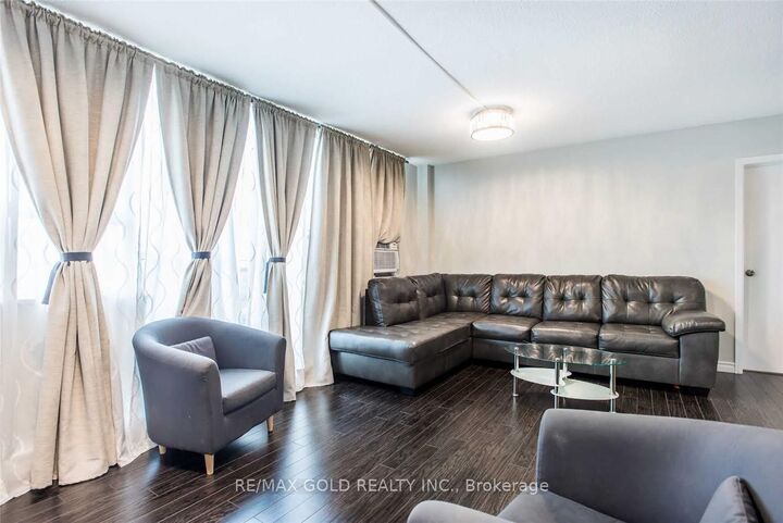 Property Photo:  1050 Stainton Drive 312  ON L5C 2T7 
