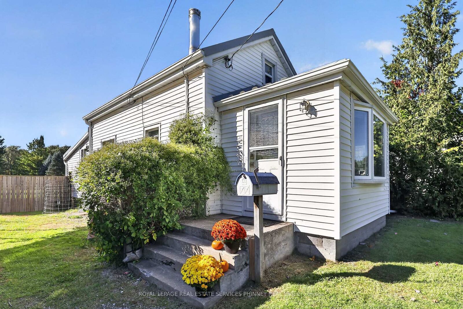 Property Photo: 715 South Pelham Road ON L3C 3C9