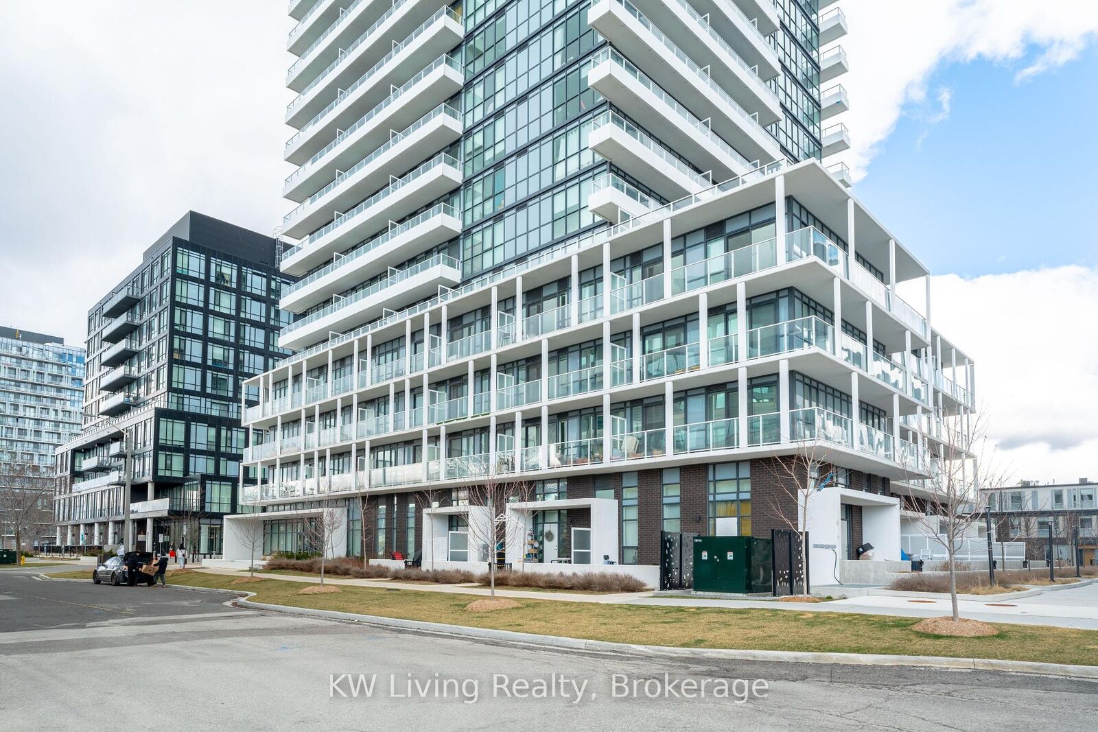 Property Photo:  180 Fairview Mall Drive 201  ON M2J 0G4 