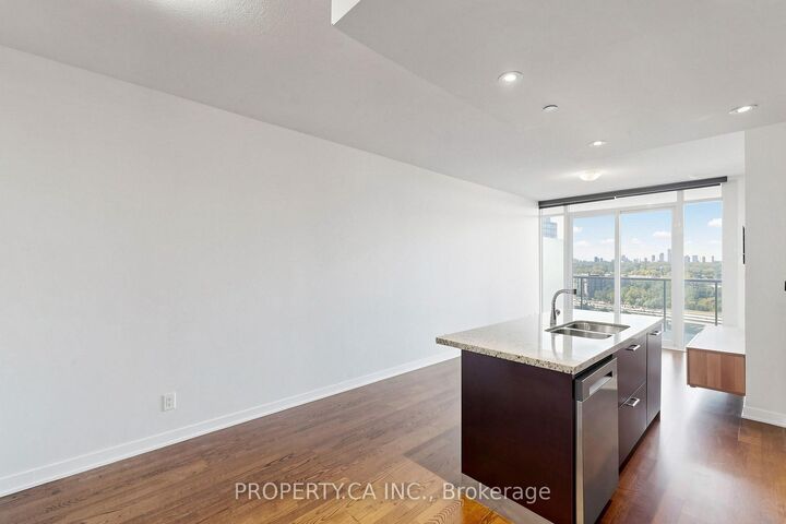 Property Photo:  88 Park Lawn Road 1712  ON M8Y 0B5 