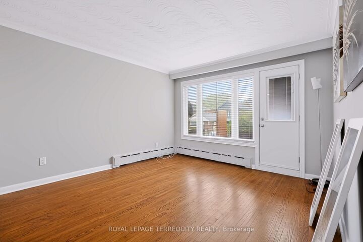 Property Photo: 32 Dynevor Road Main ON M6E 3X1
